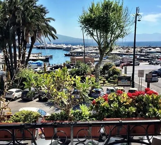 Hotell Mergellinaresort