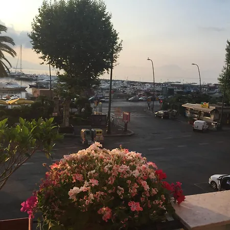 ホテル Mergellinaresort